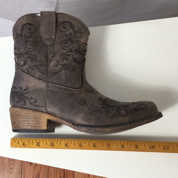 Roper Brown Western Boots with Embroidery - Picture 8 of 10
